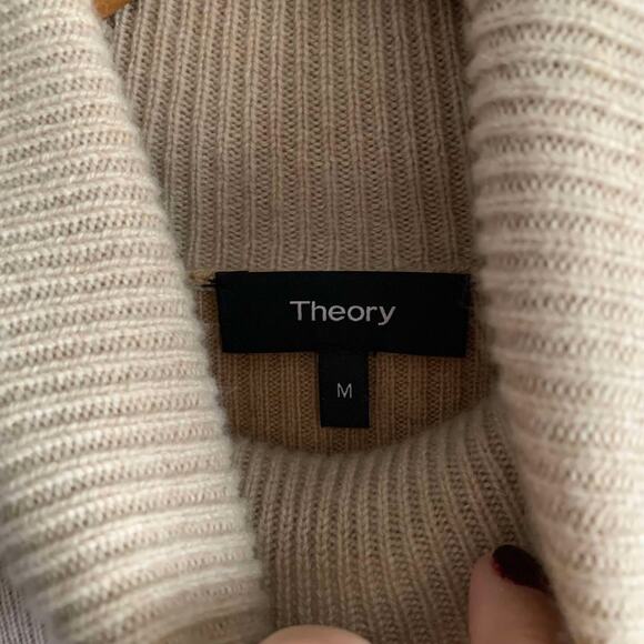 Theory Pale Camel Colorblock Cashmere Turtleneck Sweater $495 Size M Medium - Picture 3 of 6